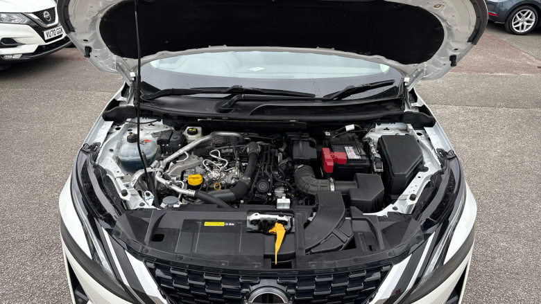 Nissan Qashqai 1.3 DiG-T MH 158 N-Connecta 5dr Xtronic Petrol Hatchback